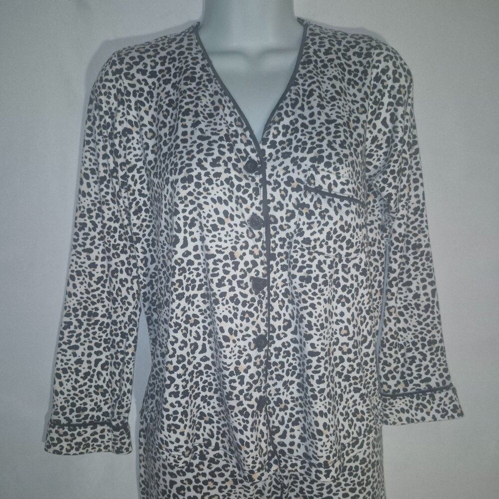 Rene Rofe' pajama set with leopard print design in size small